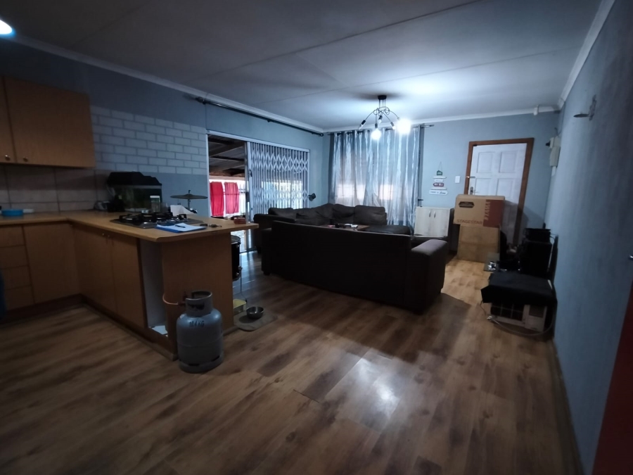 2 Bedroom Property for Sale in Geelhoutpark North West